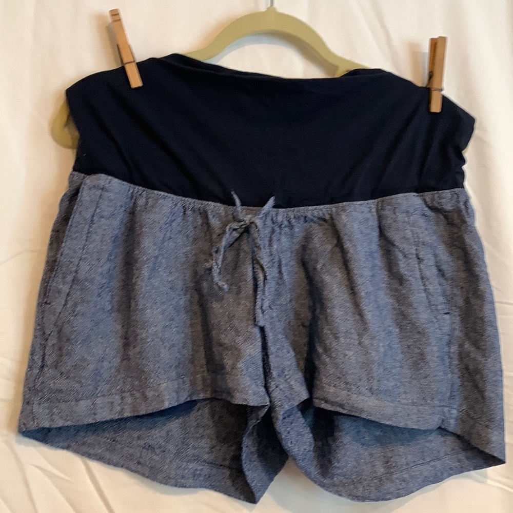 Old Navy Maternity Loose fitting Cotton Shorts - Size Medium
